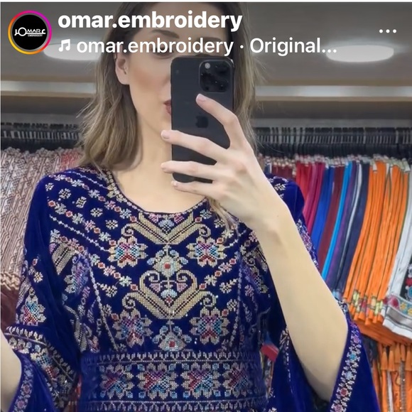 Royal velvet thoub embroidered with belt - Picture 3 of 8